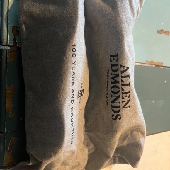 Allen Edmonds fifth ave shoes - Picture 6 of 7